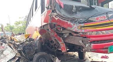 14 dead in bus-pickup van collision in Faridpur